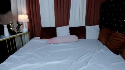 Snapshot of briannatscummer chatting on 10.26.25 BRIANNA online show from 10.26.25