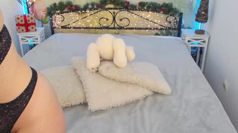 bridgetfoxxy online show from 12.21.24