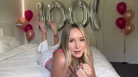 Snapshot of bridgetjean chatting on 10.22.25 Bridget Jean online show from 10.22.25