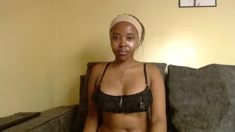 Snapshot of briella_10 chatting on 07.23.26 briella online show from 07.23.26