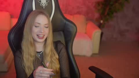 Diamonds Girls online show from 09.19.25