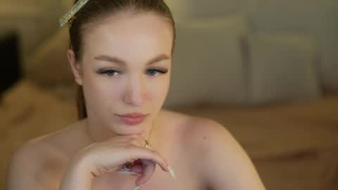 Snapshot of bright_diamonds_054 chatting on 05.13.26 Diamonds Girls online show from 05.13.26