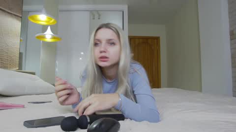 Amina Adelina online show from 01.13.25
