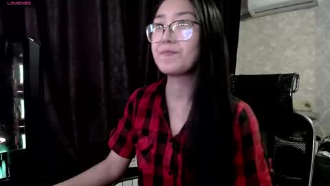Aisha online show from 02.11.25