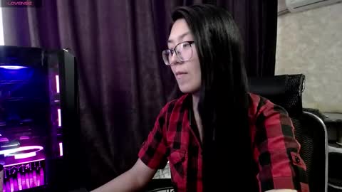 Aisha online show from 02.11.25