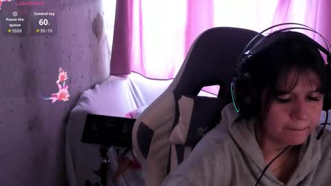 Snapshot of brilovers chatting on 10.09.25 Briana69 online show from 10.09.25