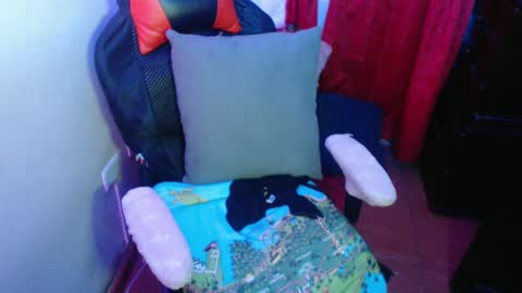 Snapshot of britannysexxy chatting on 02.11.25 scarleth follow mee 3 kis online show from 02.11.25
