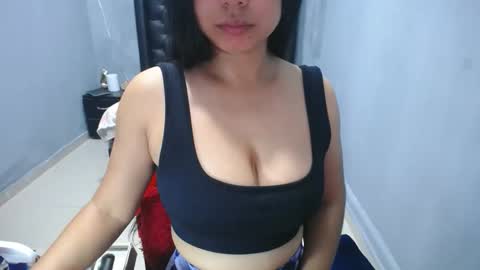 Snapshot of britanyx1 chatting on 02.19.26 britanyx1 online show from 02.19.26