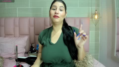 Snapshot of brithanyadams chatting on 01.17.25 brithanyadams online show from 01.17.25