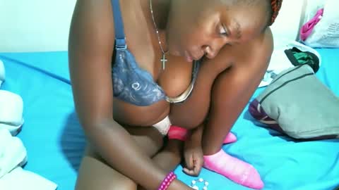 Snapshot of britieh chatting on 03.10.26 leccie online show from 03.10.26