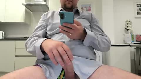 Britishman1989 online show from 04.17.26