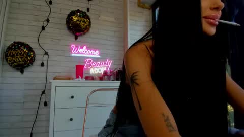 Snapshot of britney_charm chatting on 09.19.25 britney_charm online show from 09.19.25