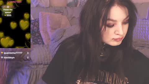 Snapshot of britneybarker chatting on 12.16.24 britneybarker online show from 12.16.24