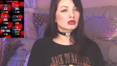 Snapshot of britneybarker chatting on 12.18.24 britneybarker online show from 12.18.24