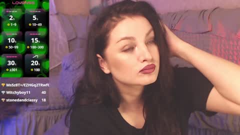 Snapshot of britneybarker chatting on 12.19.24 britneybarker online show from 12.19.24
