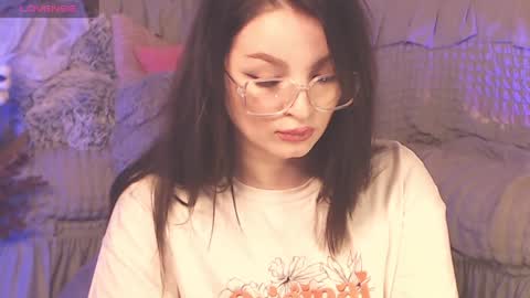 Snapshot of britneybarker chatting on 12.20.24 britneybarker online show from 12.20.24