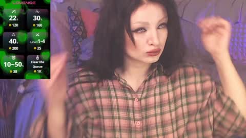 Snapshot of britneybarker chatting on 12.24.24 britneybarker online show from 12.24.24