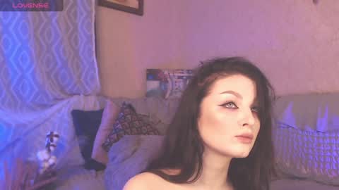Snapshot of britneybarker chatting on 01.13.25 britneybarker online show from 01.13.25