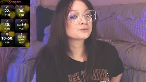 Snapshot of britneybarker chatting on 01.14.25 britneybarker online show from 01.14.25