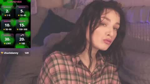 Snapshot of britneybarker chatting on 03.11.25 britneybarker online show from 03.11.25