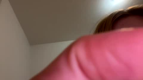 Snapshot of britneycherry08 chatting on 02.27.26 britneycherry08 online show from 02.27.26