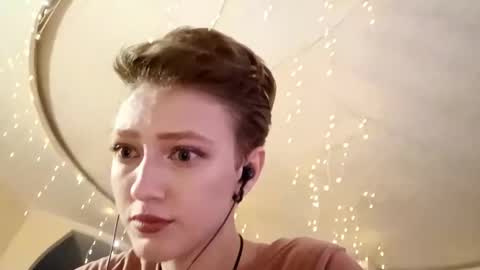 Ella online show from 09.08.25