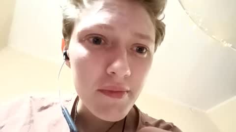 Ella online show from 09.09.25