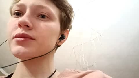 Ella online show from 09.17.25