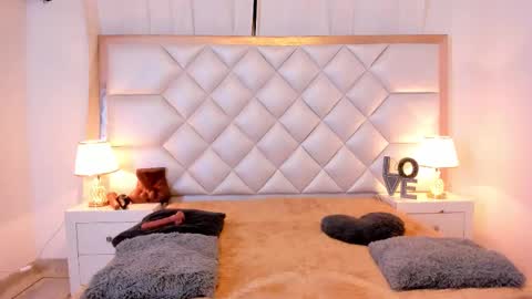 Brittany  online show from 11.15.25