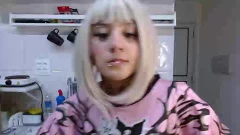 maru miaw   Please help me to reach 100 thumbs up online show from 11.02.25