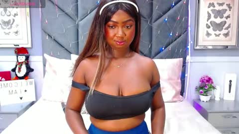 Snapshot of brittanyjhonnns chatting on 12.27.24 brittany 25 years old happy as a worm online show from 12.27.24