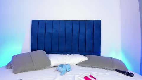 brittany 25 years old  happy as a worm  online show from 12.05.25