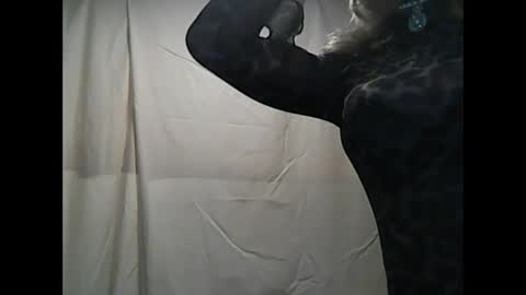 Snapshot of brittnaeytv chatting on 03.08.25 BrittnaeyTV online show from 03.08.25