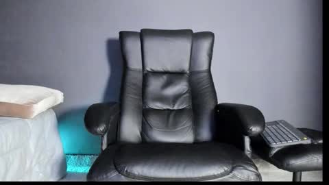 Snapshot of brockhurn_ chatting on 10.25.25 brockhurn_ online show from 10.25.25