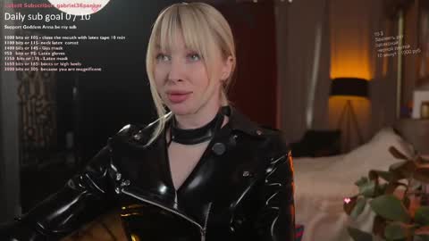 Snapshot of bronnica chatting on 05.17.26 Anna online show from 05.17.26