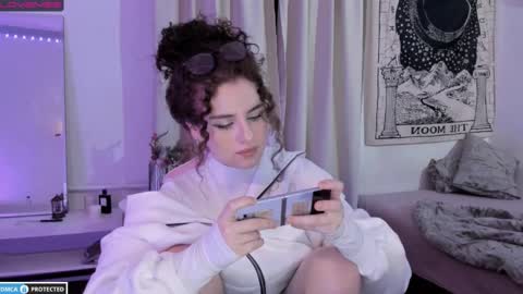 Snapshot of brookchills chatting on 02.11.25 Brook Help me collect 100 reactions online show from 02.11.25