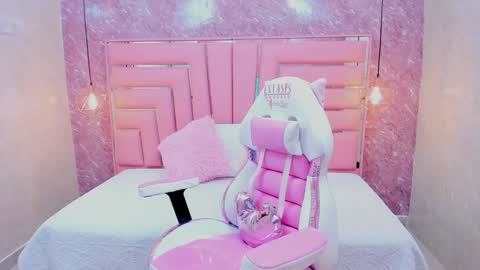 Sara  online show from 01.24.25