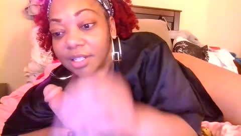 Snapshot of brownroundrenee chatting on 02.09.25 brownroundrenee online show from 02.09.25