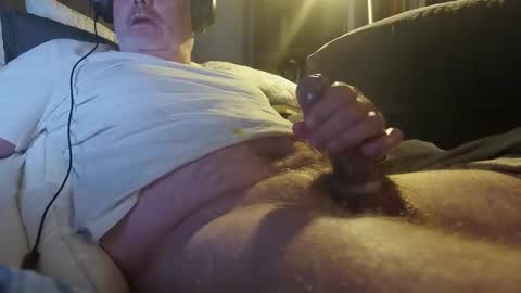 Snapshot of brt157 chatting on 09.18.25 robert online show from 09.18.25