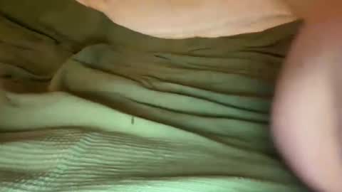 Snapshot of brt565656 chatting on 10.14.25 tall smooth vers gay online show from 10.14.25