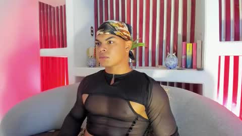 Snapshot of bruce_stroud chatting on 10.24.25 bruce_stroud online show from 10.24.25