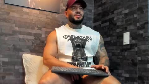 Snapshot of brucedallas chatting on 05.16.26 brucedallas online show from 05.16.26