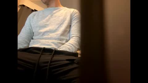 Snapshot of brucelogan80 chatting on 10.01.25 brucelogan80 online show from 10.01.25