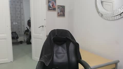 Bruce online show from 01.04.25