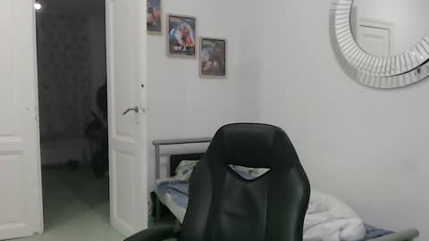 Bruce online show from 01.05.25