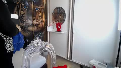 Bruja SCarlata online show from 09.17.25