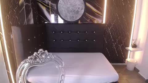 Bruja SCarlata online show from 10.07.25