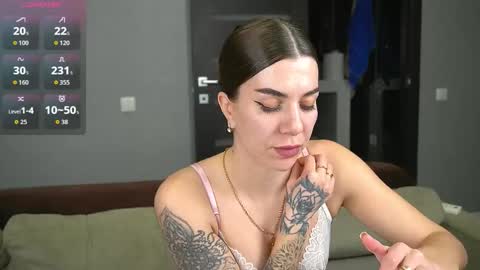 Snapshot of brunette_from_the_moon chatting on 02.05.26 Alice online show from 02.05.26