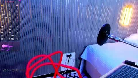 Snapshot of brunette_zoe chatting on 05.17.26 ZOE online show from 05.17.26