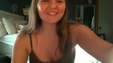 brunettebaby040 online show from 10.04.25